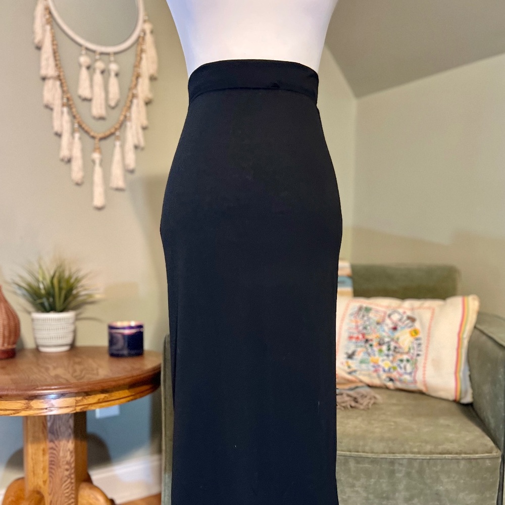 BLACK COTTON MIDI-SKIRT